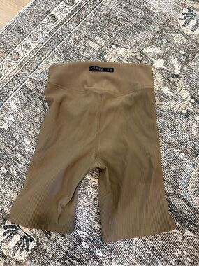 Ribbed High-Waist Athletic Bike Shorts in Olive